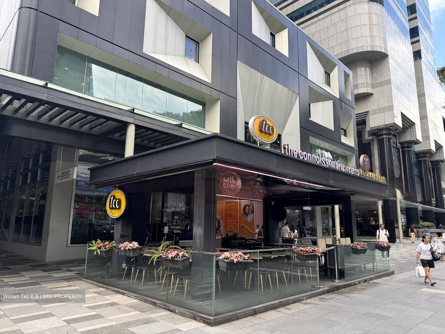 International Building (D9), Retail #486330601